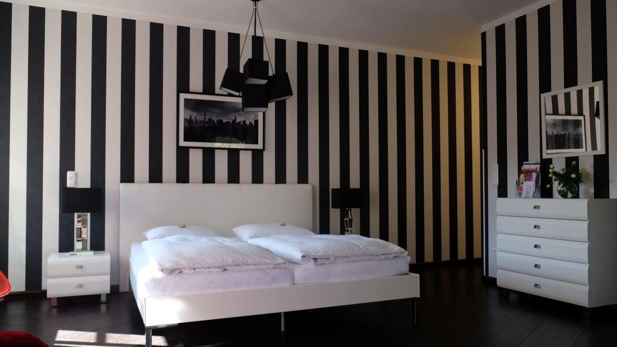 Backstage Hotel Dresda Exterior foto